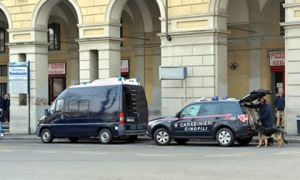 Carabinieri impegnati in un controllo antidroga in zona autostazione e stazione ferroviaria