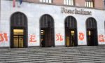 I writer non risparmiano il palazzo delle Poste Centrali