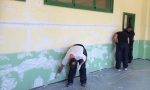 I detenuti tinteggiano la scuola primaria Rodari (FOTOGALLERY)