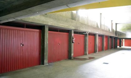 Raid in un palazzo: “ripuliti” 10 garage