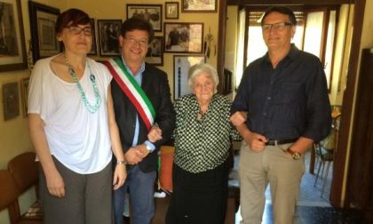 Apre la sua casa a tutto il paese per festeggiare i 104 anni