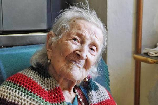 Persone Piu Vecchie Del Mondo.Emma La Terza Nonna Piu Longeva Del Mondo Prima Novara