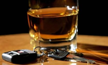 Giovane alla guida sotto effetto d’alcol: denunciata
