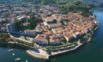 Arona: corpo privo di vita affiora dalle acque del lago