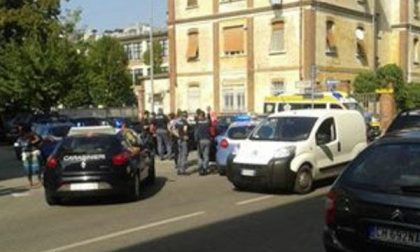 In 4 litigano in mezzo alla strada in corso Trieste: arrestati