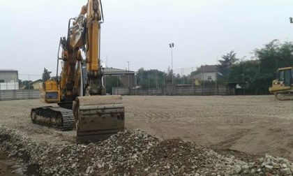 A Cameri quasi pronto il campo da calcio in erba sintetica