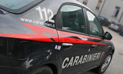 Ad Arona alla guida con un tasso di alcol due volte il consentito: denunciato