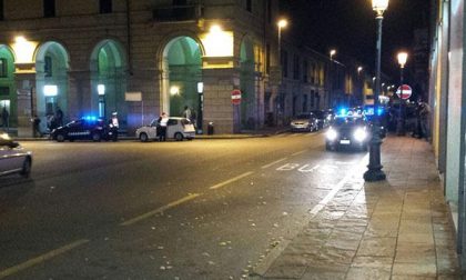 Controllo dei carabinieri in zona stazione a Novara