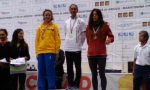 Veste i colori dell'Atletica Palzola di Cavallirio la campionessa italiana SF35