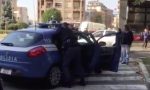 In via Andrea Costa ferito anche un poliziotto