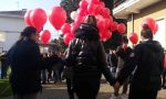 Palloncini in volo sulla città contro la violenza sulle donne