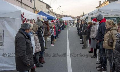 Bancarelle, elfi e golosità di Natale a Tornaco (FOTOGALLERY)