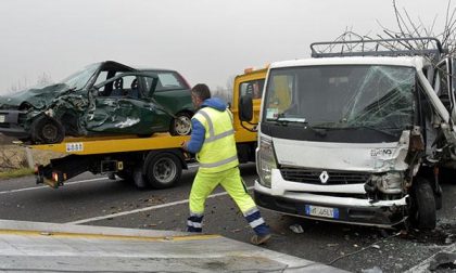 Un codice rosso e altri 4 feriti nell’incidente sulla regionale 11