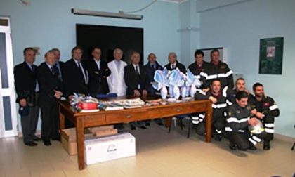 Una delegazione di Vigili del fuoco in visita ai piccoli pazienti della pediatria del Maggiore