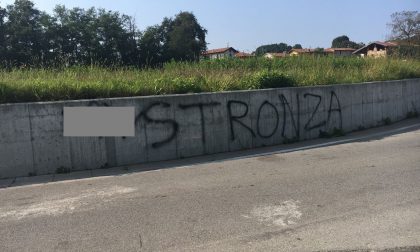 "Mi lasci? E io ti insulto sulla rotonda"