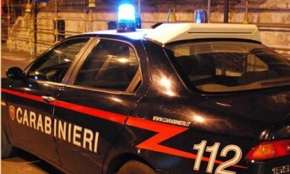 Ruba delle scarpe e fugge: individuata dai carabinieri e denunciata