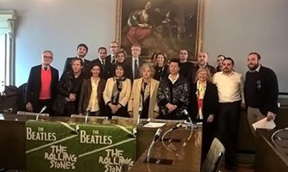 “Beatles vs Rolling Stones” a favore di Angsa Novara