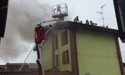 Fara: tetto distrutto dalle fiamme