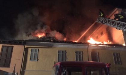 Due case in fiamme a Casalbeltrame: famiglie evacuate
