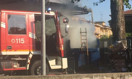 Paura sul lungolago: bruciano i rifiuti