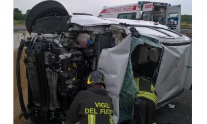 Scontro fra auto e camion: feriti 4 ragazzi