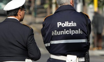 Trecate: minore reagisce a un controllo picchiando gli agenti