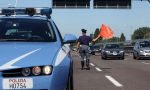 Guida per 15 chilometri contromano in autostrada, fermato dalla Stradale 25enne barese