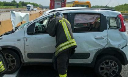 Incidente in A4 all’altezza di Romentino, auto si ribalta