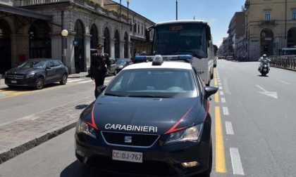 Sottrae la catenina a un giovane: arrestato per rapina dai carabinieri