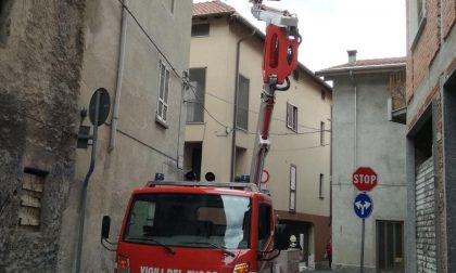 Borgomanero: pericolo in via Felice Piana, intervengono i pompieri