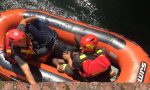 Cade nel canale: salvato dai vigili del fuoco