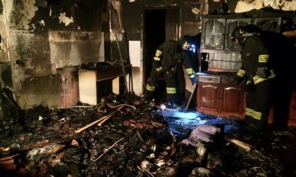 Oleggio: a fuoco una casa in via Strera