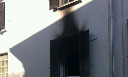 Appartamento in fiamme ad Arona
