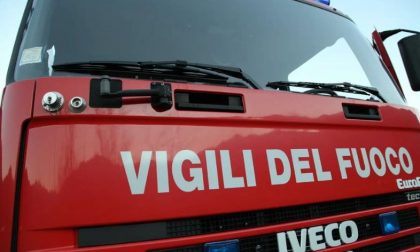 Auto in fiamme sulla A26: grande spavento a Carpugnino
