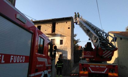 Struttura pericolante a Divignano, intervengono i pompieri