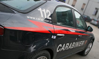 Ruba autocarro, tenta di fuggire e centra i carabinieri