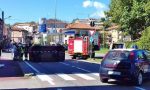 Incidente in via Maggiora a Borgomanero: auto ribaltata dopo un volo di metri