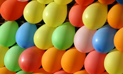 Palloncini rubati fuori da casa per festa di compleanno