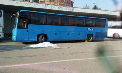 Schiacciato dall'autobus a Novara: ecco chi è la vittima
