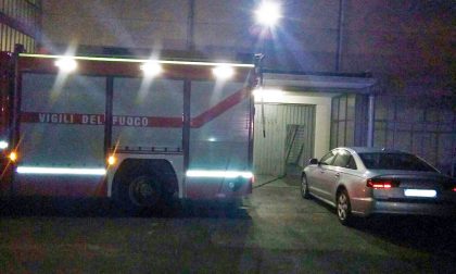 Incendio fabbrica a Borgo Ticino: intervengono i pompieri