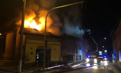 Terribile incendio a Bogogno in via Marconi LE FOTO
