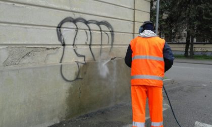 Via i graffiti dai muri di Novara