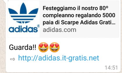 Truffe online Whatsapp: bufala dei messaggi per regali di scarpe Adidas