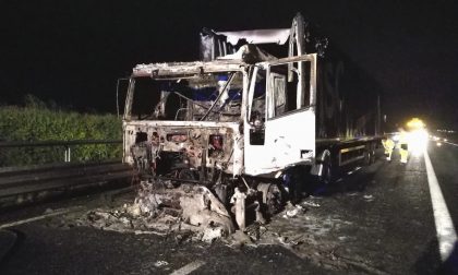 Camion a fuoco: intervento dei pompieri novaresi