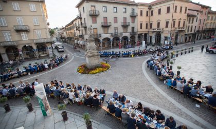Borgo in Blu, sold out per la cena di comunità promossa da Fondazione Comunità Novarese FOTOGALLERY