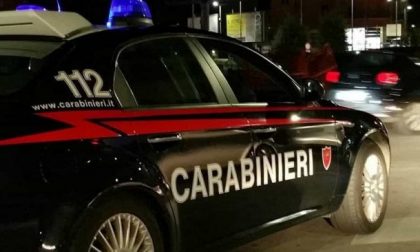 Litiga con la ex moglie e aggredisce i carabinieri