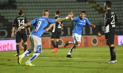 Il Novara calcio soffre ma strappa un punto a Siena