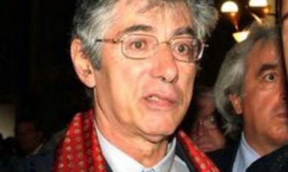 Condizioni stabili per Umberto Bossi a Varese: il bollettino medico