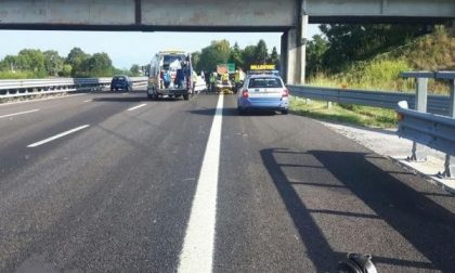 Castelletto camion perde l’albero di trasmissione in autostrada