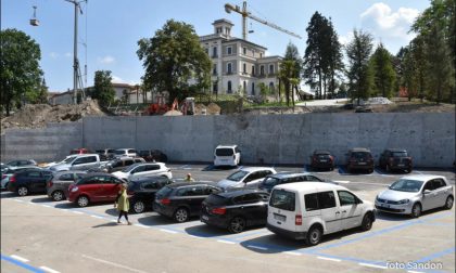 Arona, aperto il nuovo parcheggio sotto Villa Cantoni